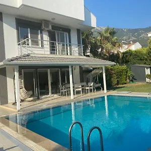  Villa Selin
